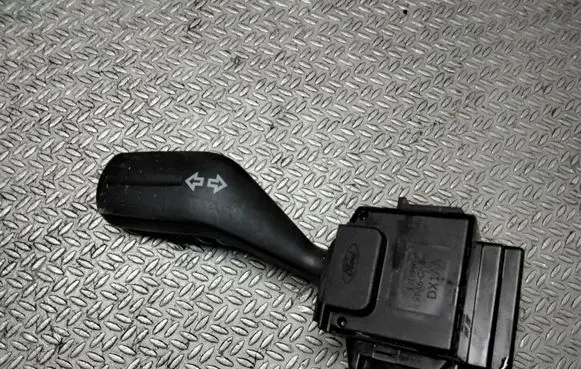 Ford Focus Indicator stalk 17D9404