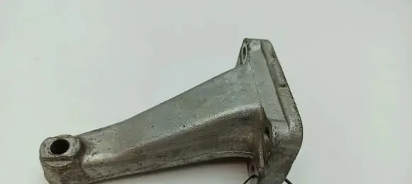 Mercedes-Benz COMPAKT W115 Engine mounting bracket 1152230504