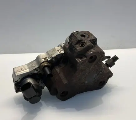 Mercedes-Benz E W211 Fuel injection high pressure pump A6460700401 6460700401