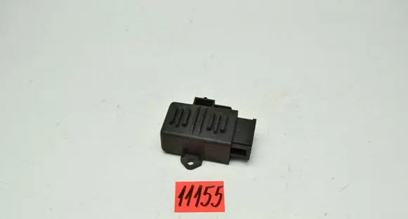 Volkswagen PASSAT B7 Seat heating relay 5K0959772