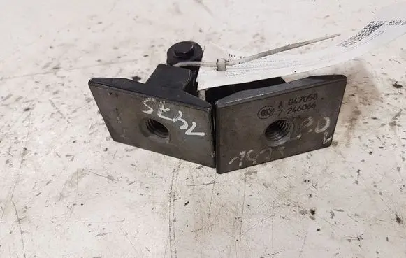 BMW 3 F30 F35 F31 Front door upper hinge 7246066 A047058