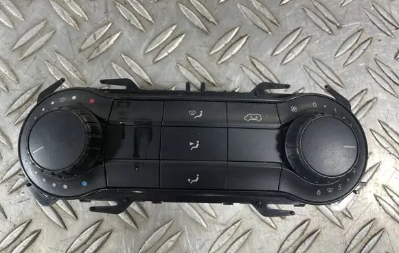 Mercedes-Benz Vito Viano W447 Climate control unit A4479013502 A4479000105 5HB0115307