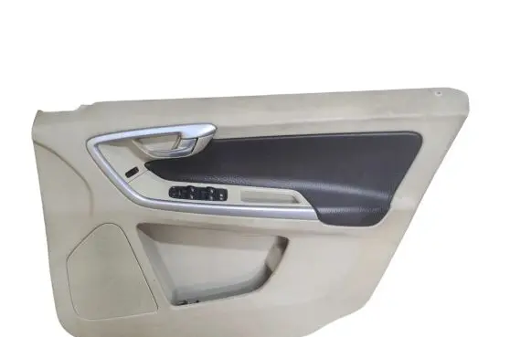 Volvo XC60 Front door card panel trim 8635777