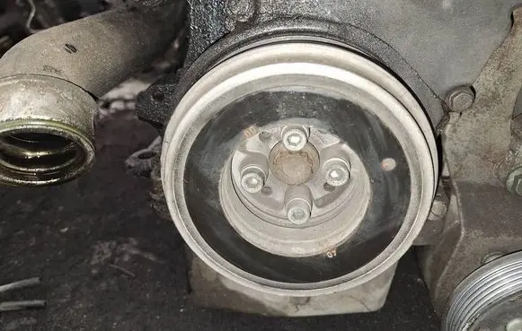 Volkswagen Golf IV Crankshaft pulley
