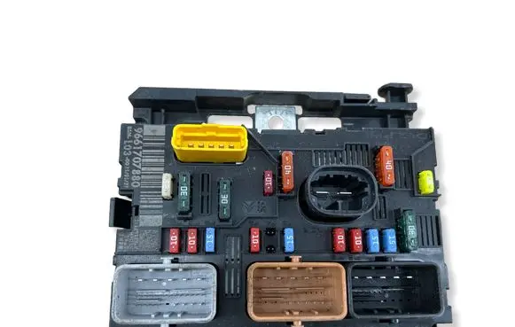 Citroen C3 Fuse module 9661707880