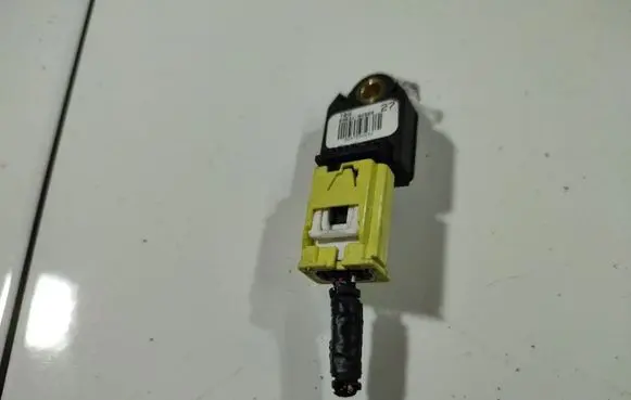 Toyota Auris 150 Airbag deployment crash/impact sensor 8983102060