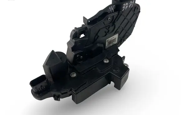 Volvo XC70 Front door lock 31253678