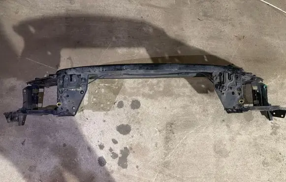 Volvo XC70 Top upper radiator support slam panel 