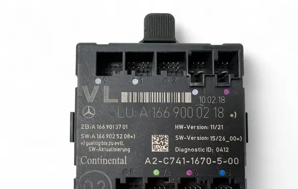 Mercedes-Benz GLA W156 Door control unit/module A1669000218