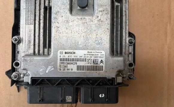 Citroen Jumpy Engine control unit/module 9818703480
