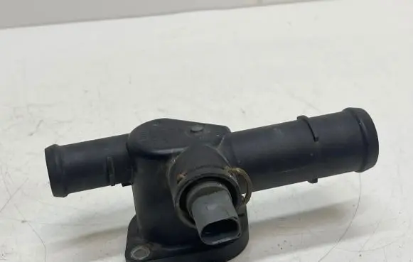 Volkswagen Golf VI Engine coolant pipe/hose 06A121133AL