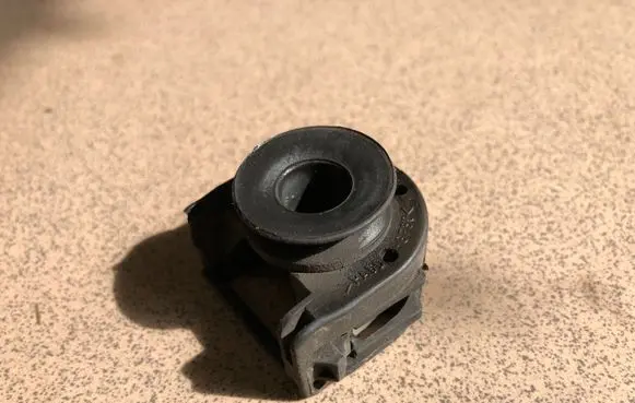 Peugeot 407 Radiator mount bracket 9639048580