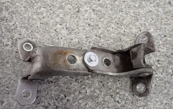 Toyota RAV 4 (XA20) Front door hinge set 