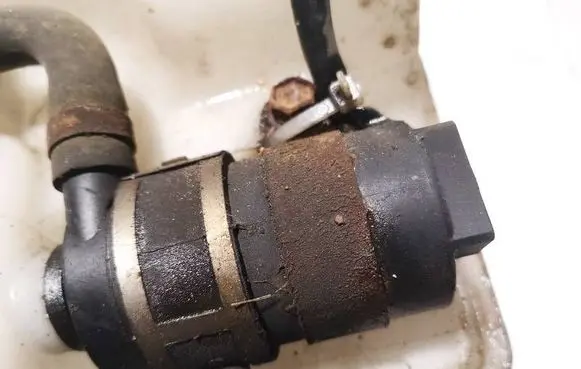 Mitsubishi Lancer X Headlight washer pump 