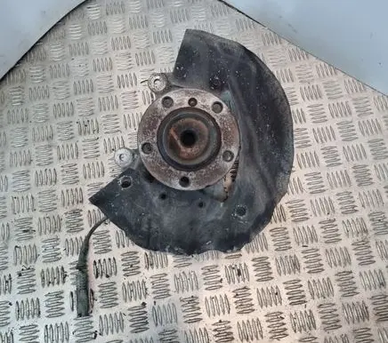 BMW 7 E65 E66 Front wheel hub