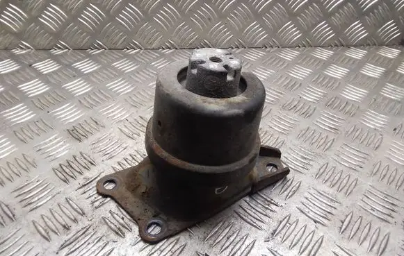 Volkswagen Transporter - Caravelle T5 Engine mount bracket