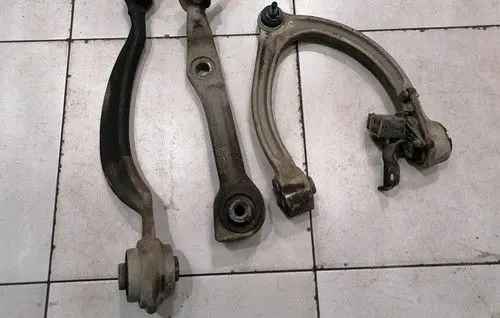 Mercedes-Benz S W221 Front lower control arm/wishbone A2213303811
