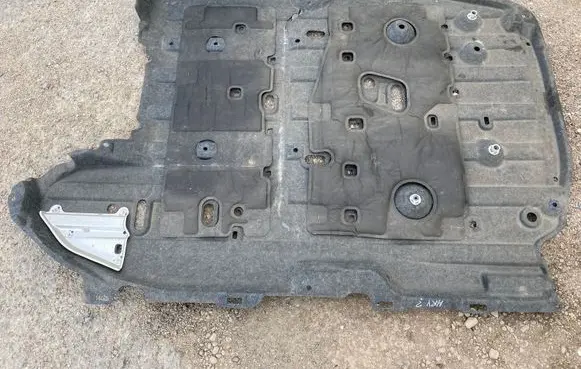 Honda HR-V Center/middle under tray cover 
