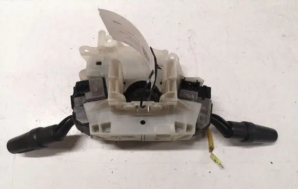 Mazda 5 Wiper turn signal indicator stalk/switch CC68 17E675