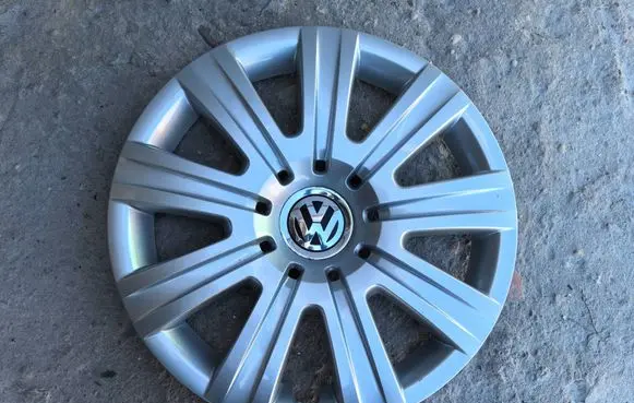 Volkswagen Tiguan R16 wheel hub/cap/trim 5N0601147