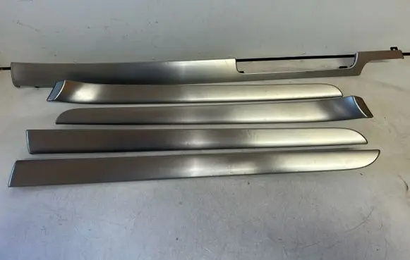 Audi A4 S4 B7 8E 8H Front door trim bar 8E0867410
