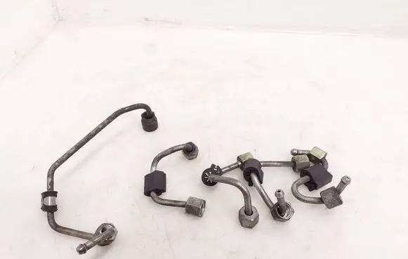 Fuel injector supply line/pipe