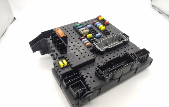 Volvo S80 Fuse module 30732769 05W325
