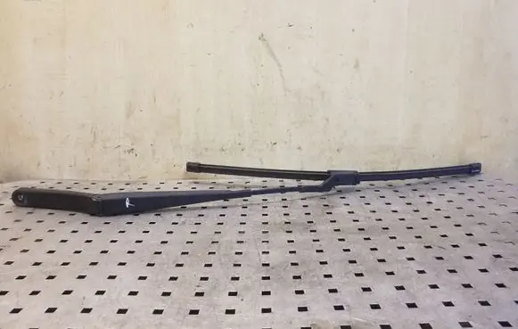 Volkswagen Eos Front wiper blade arm 1Q2955410