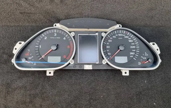 Audi A6 S6 C6 4F Speedometer (instrument cluster) 4F0920932 4F0910930C