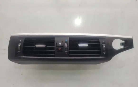 BMW X3 F25 Dash center air vent grill 9184743