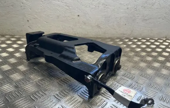 Battery bracket