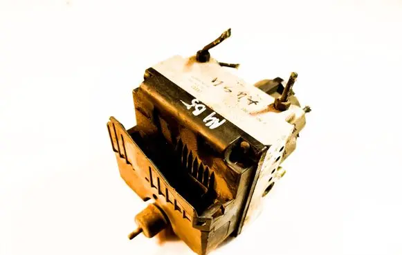 Audi A4 S4 B5 8D ABS Pump 8D0614111F 8D0614111