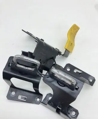 Volvo XC40 Engine bonnet/hood lock/catch