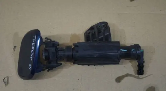 Hyundai Tucson TL Headlight washer spray nozzle D798602600