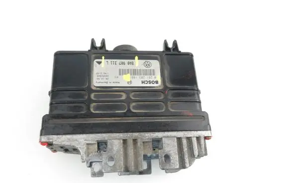 Volkswagen PASSAT B4 Engine control unit/module 8A0907311L 0261203188