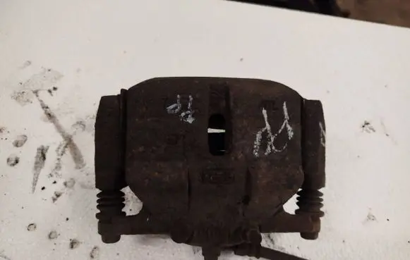 Nissan Qashqai Front brake caliper