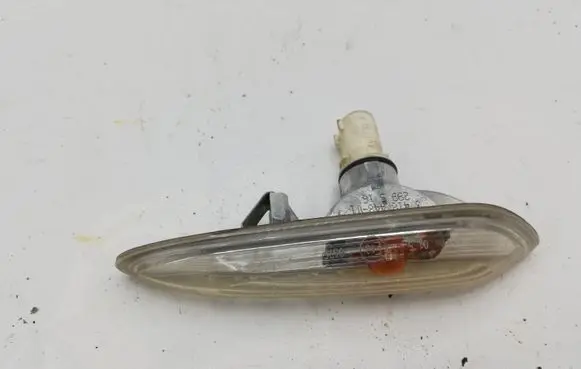 BMW X3 E83 Front fender indicator light 341844801 8382104