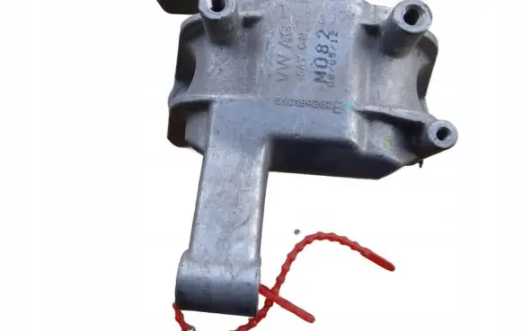 Volkswagen Tiguan Engine mount bracket 5N0199262E