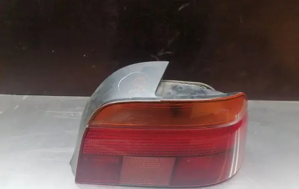 BMW 5 E39 Rear/tail lights 8358032