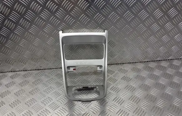 Peugeot 307 Radio/GPS head unit trim 9651943877
