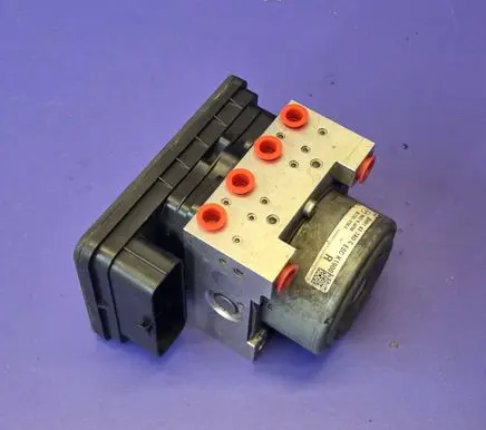 Mazda 3 III ABS Pump BHR1437A0C 06210241644 06210977693