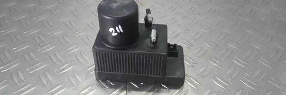 Mercedes-Benz E W211 Central locking vacuum pump 2038000048 02266100156