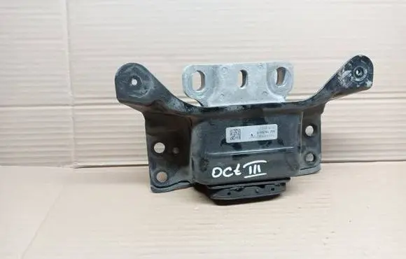 Skoda Octavia Mk3 (5E) Engine mount bracket 5Q0199555R 29082013