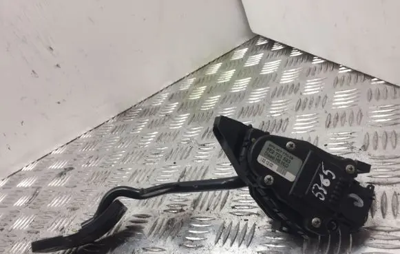 Audi A4 S4 B6 8E 8H Accelerator throttle pedal 8E2721523 5365