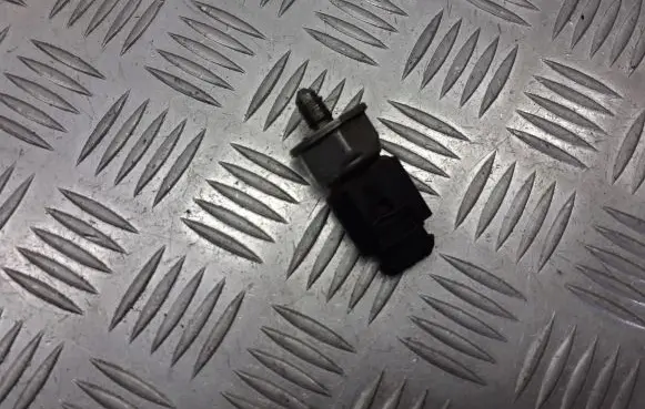 Skoda Octavia Mk2 (1Z) Fuel pressure sensor 03C906051H