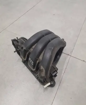 Volkswagen Polo V 6R Intake manifold 04C133201L 04C133223K
