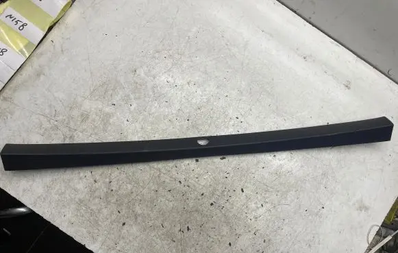 Audi Q7 4L Tailgate trim 4L0867606C 4L0867606B