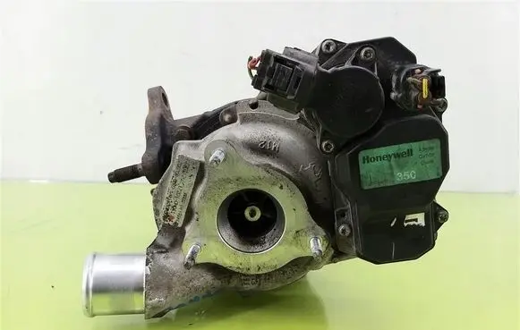 Toyota Yaris Turbo 172010N041