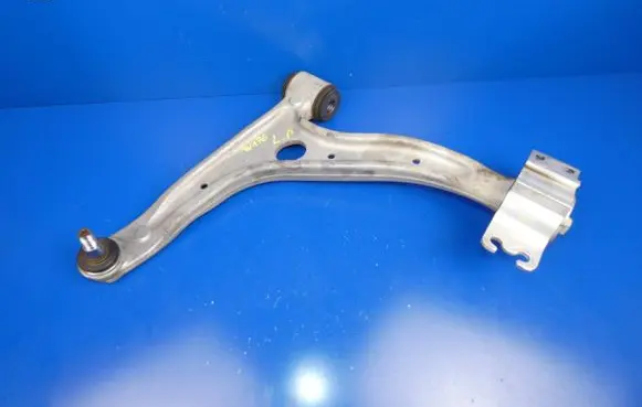 Mercedes-Benz A W176 Front lower control arm/wishbone