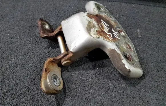 KIA Carnival Front door upper hinge